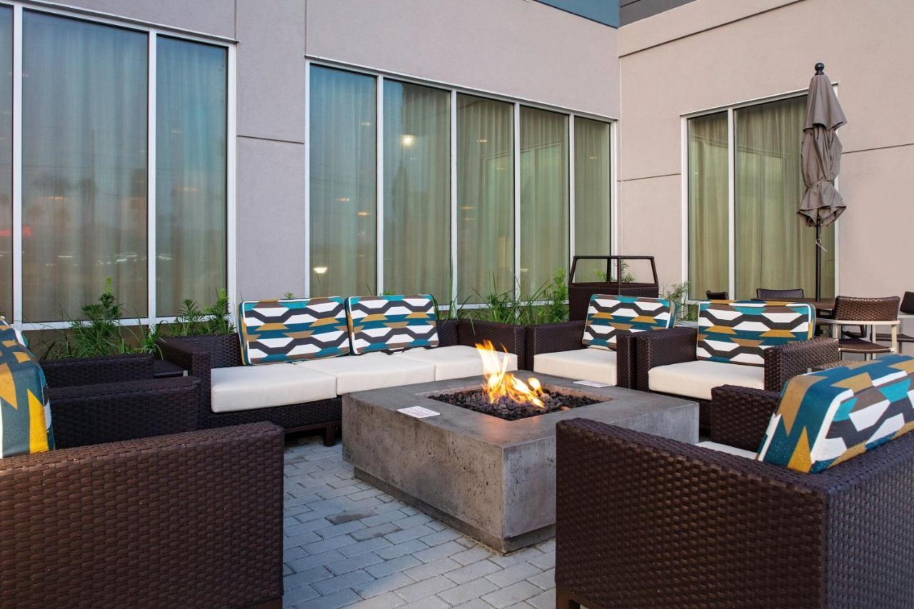 Towneplace Suites By Marriott Orlando Airport Bagian luar foto