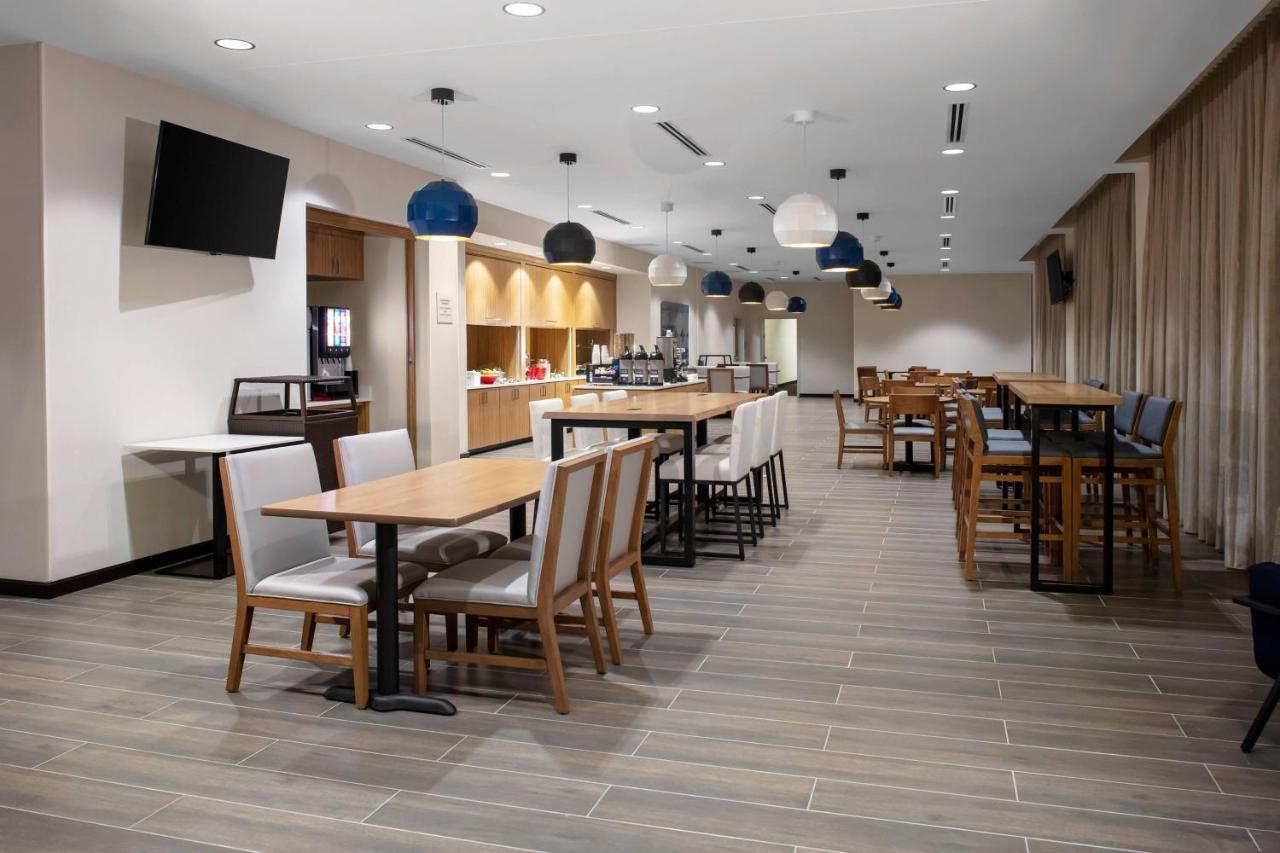 Towneplace Suites By Marriott Orlando Airport Bagian luar foto