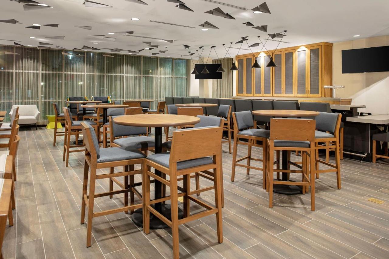 Towneplace Suites By Marriott Orlando Airport Bagian luar foto